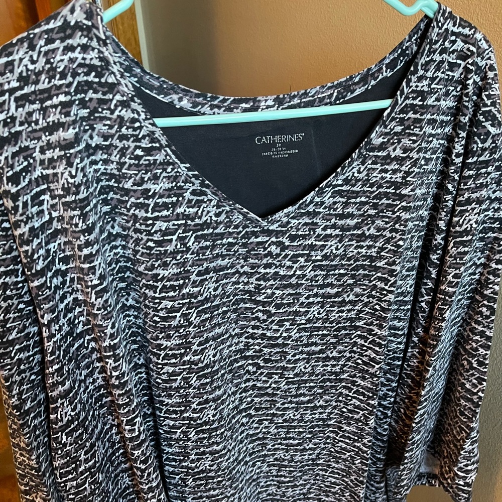 3/4 length sleeve v-neck 3x